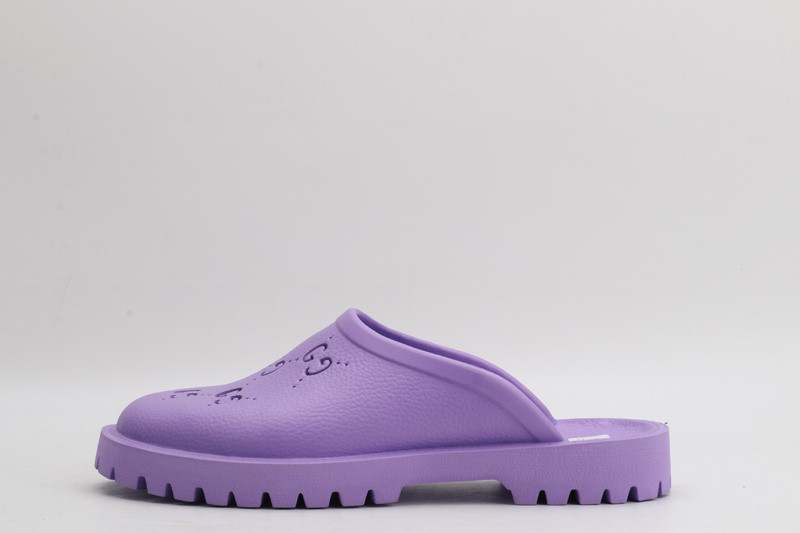 g*u*i sandals low