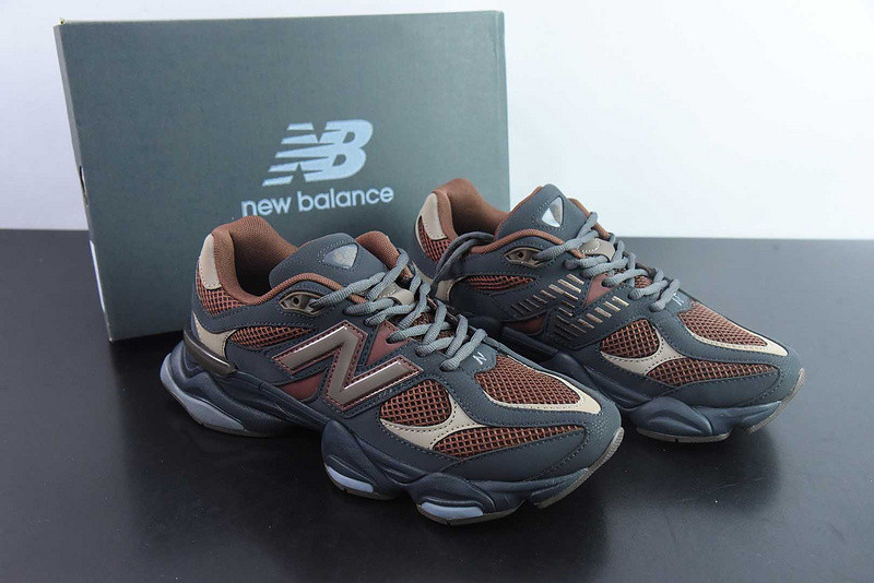 NEW BALANCE SNEAKER