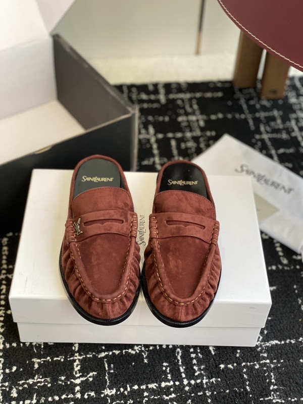 SAINT LAURENT Sneaker