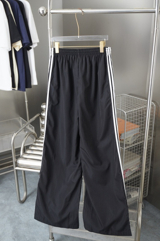 Ba1en*iaga Clothes