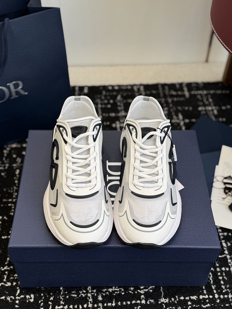 DIO* SNEAKER