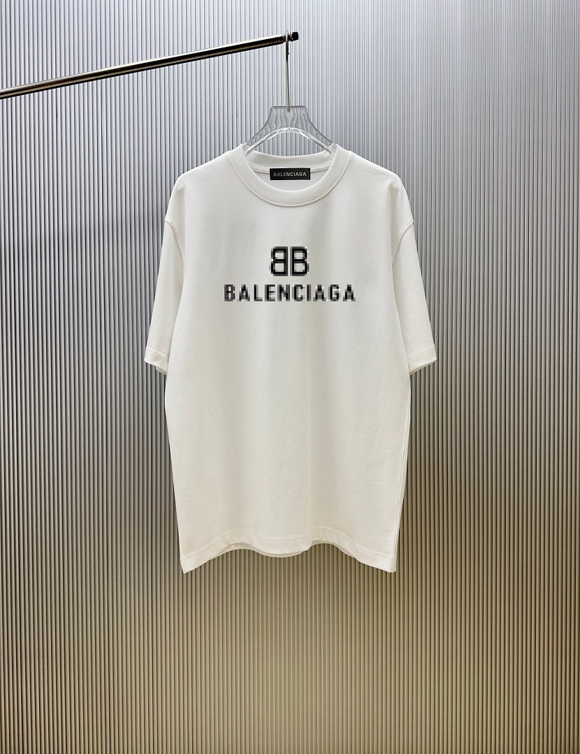 Ba1en*iaga Clothes