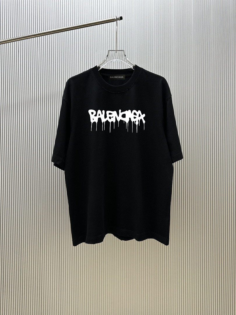 Ba1en*iaga Clothes