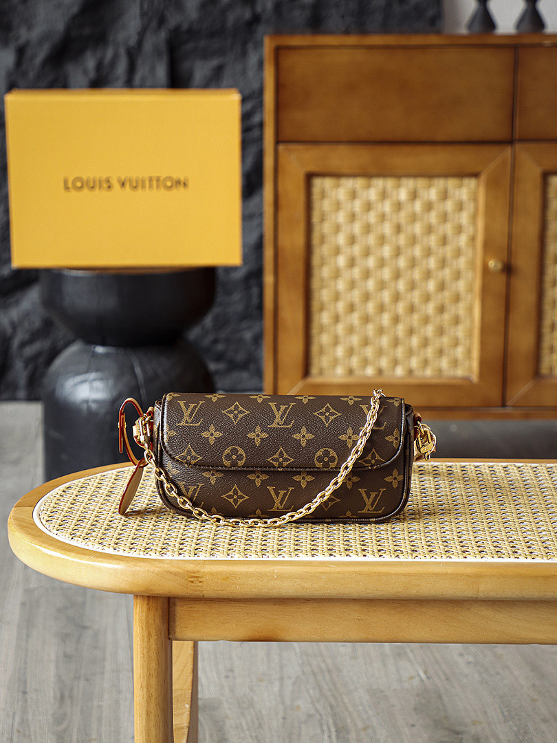 LVT PURSE