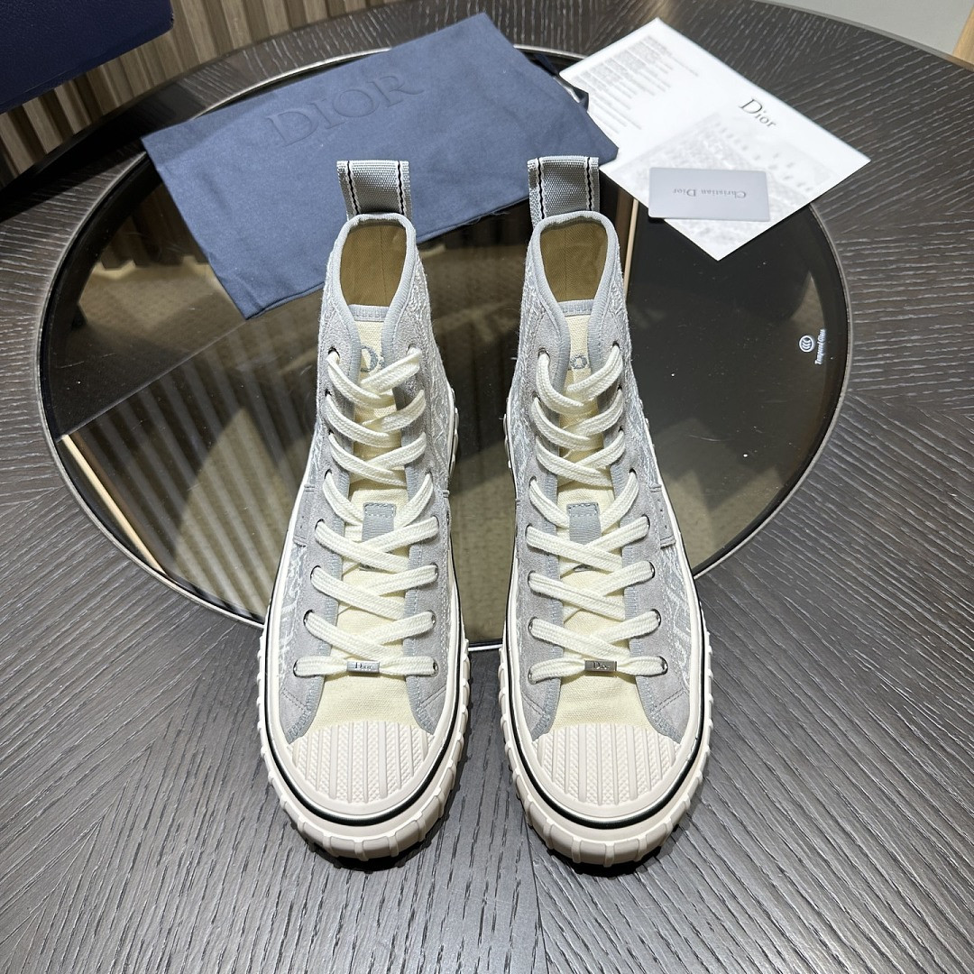 DIO* SNEAKER
