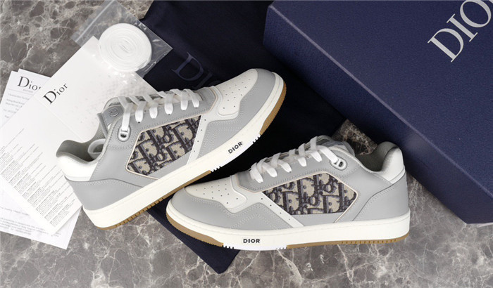 dio* sneaker