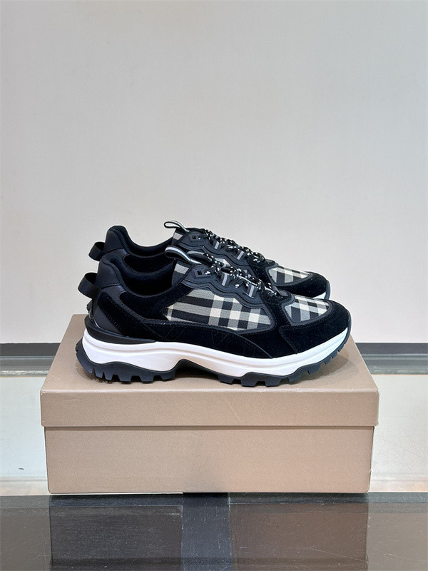 B**rry sneaker