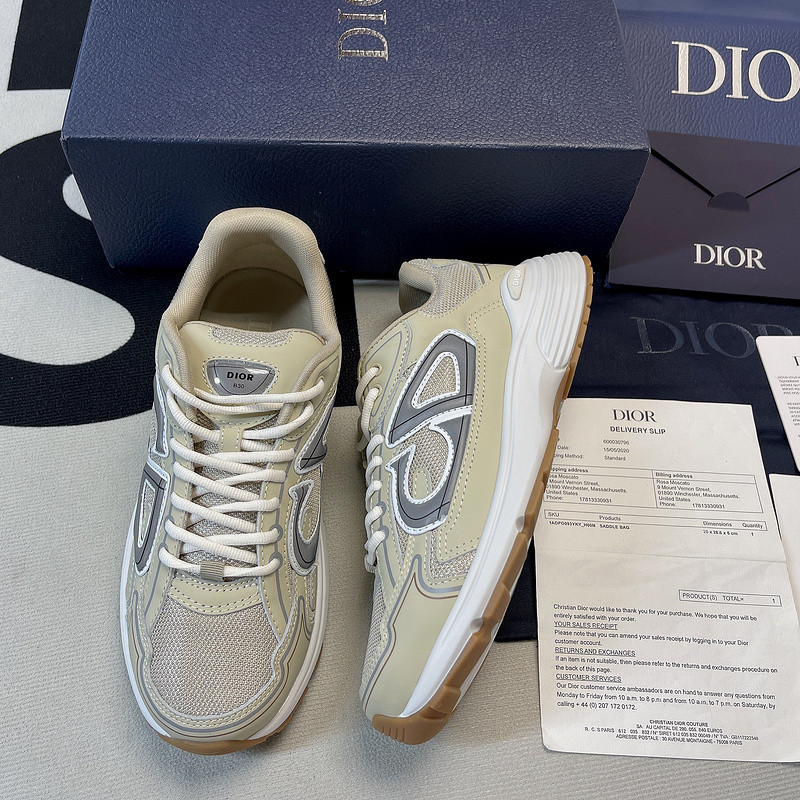 dio* sneaker