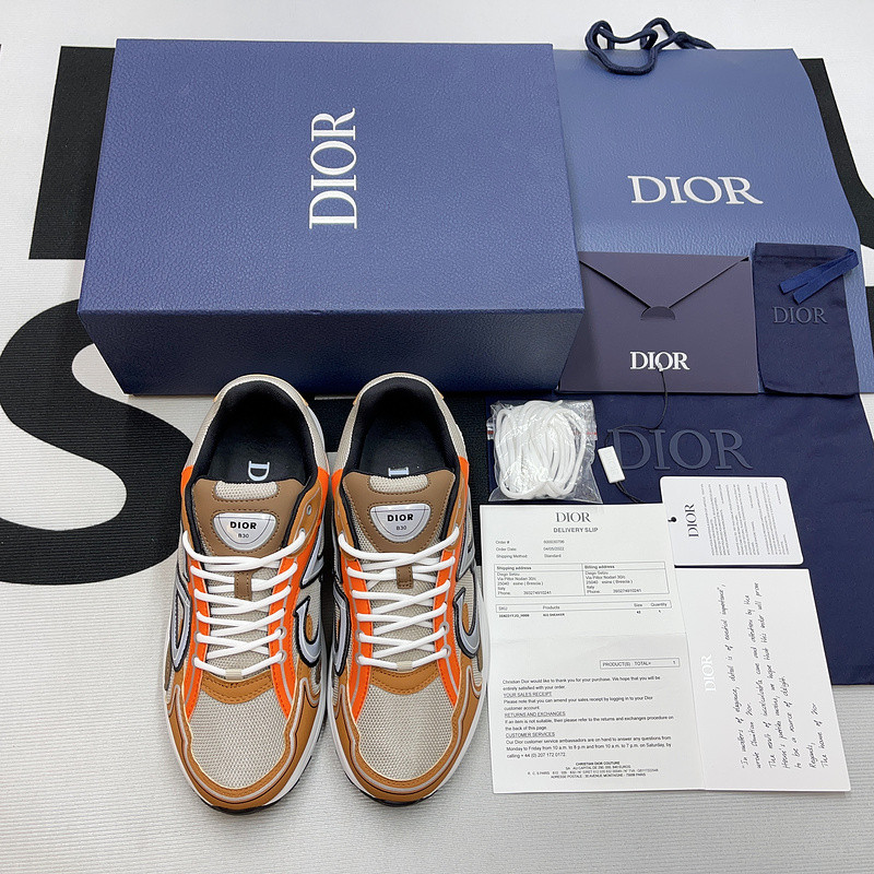 dio* sneaker