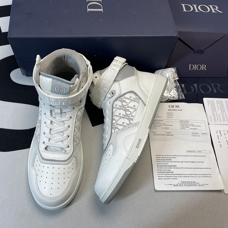 dio* sneaker