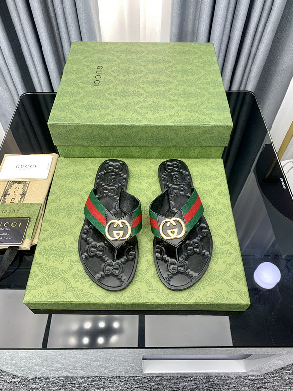 g*u*i sandals