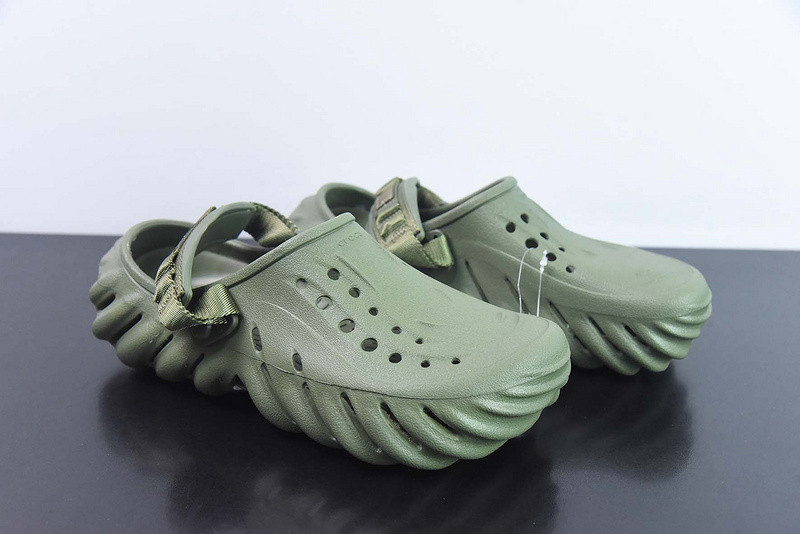 crocs echo clog army green