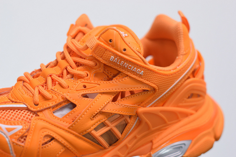 bc track sneaker