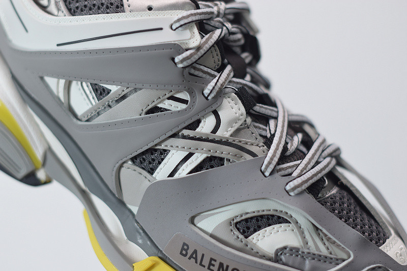 bc track sneaker