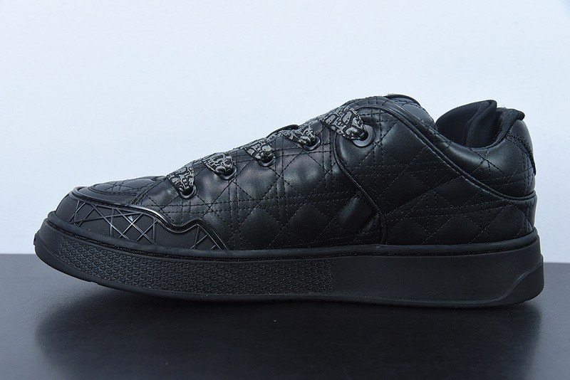 dio* sneaker