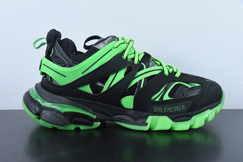 bc track sneaker