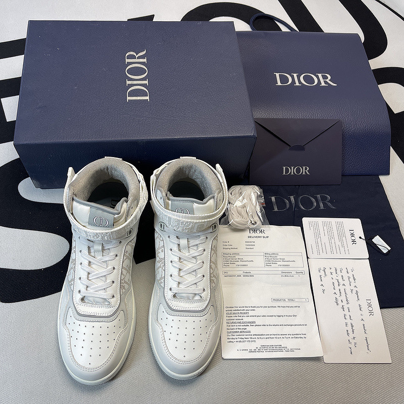 dio* sneaker