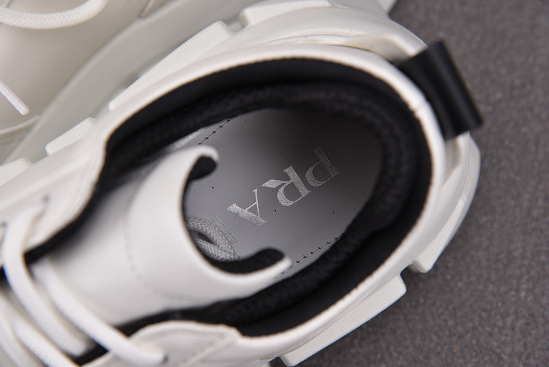 pr sneaker