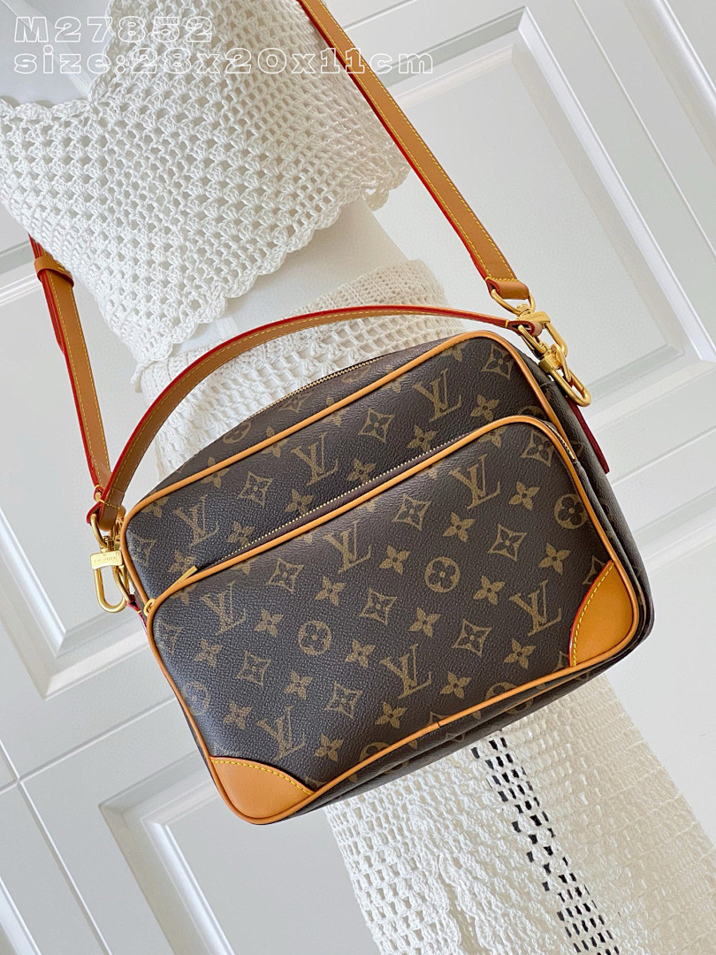 LVT PURSE