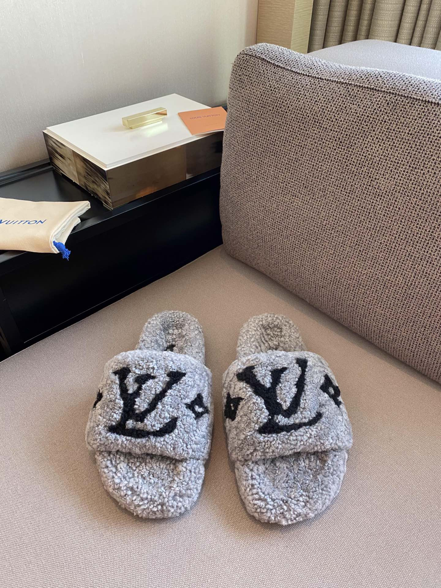 lvt sandals