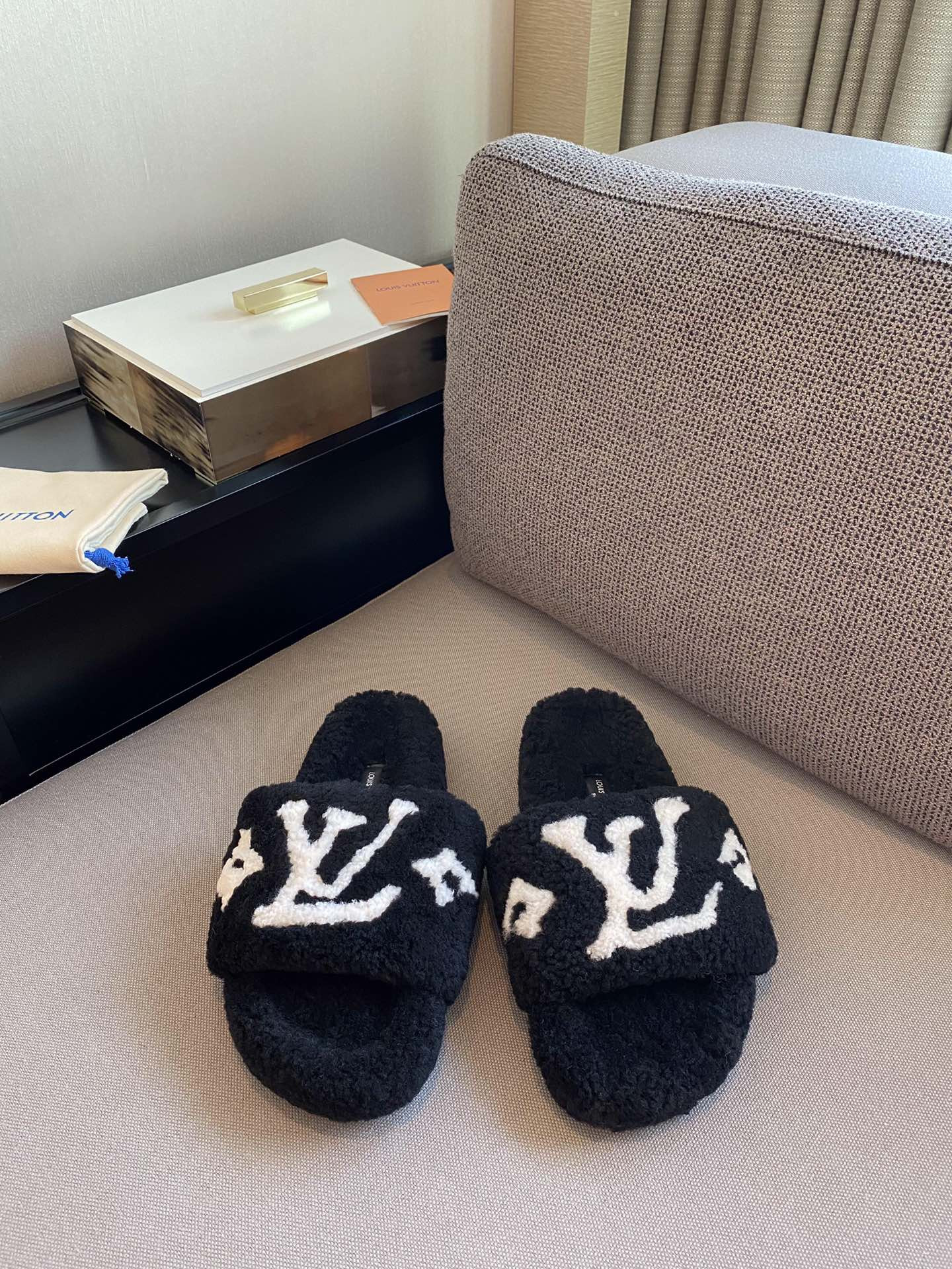 lvt sandals