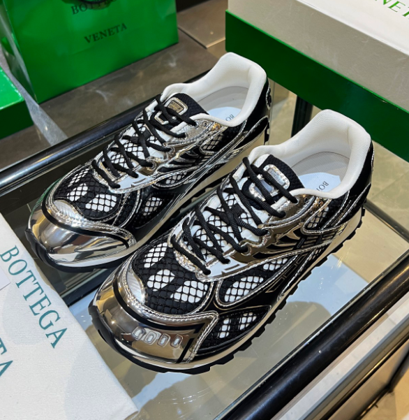B0tt*ga Ven*ta Orbit Sneaker