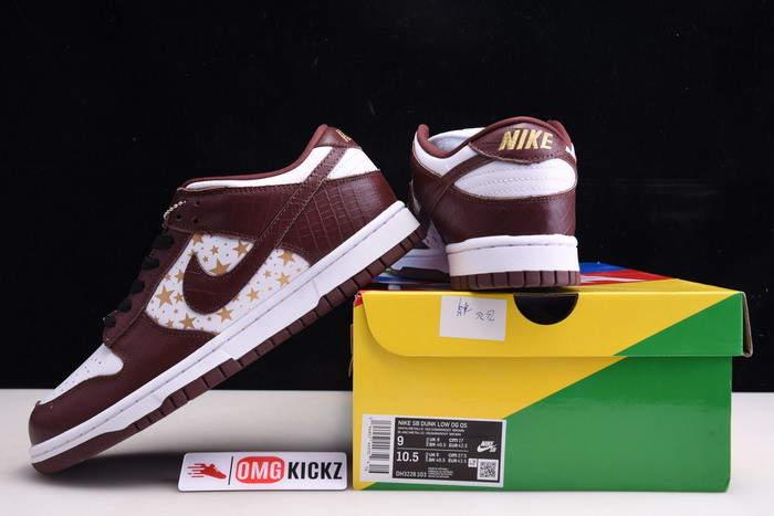 Svp*me x nike sb dunk low white/metallic gold-barkroot brown dh3228-103