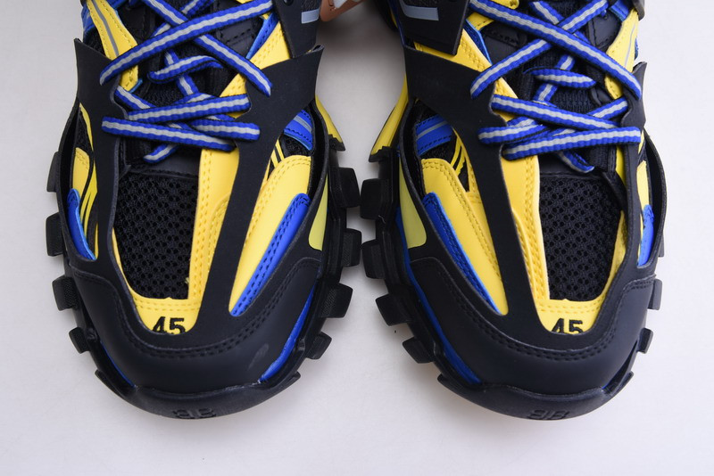 bc track sneaker