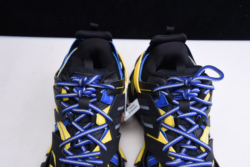bc track sneaker