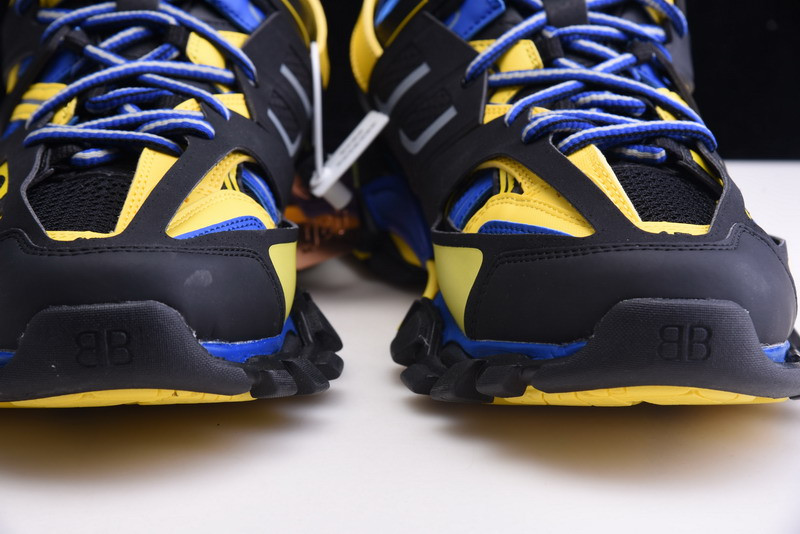 bc track sneaker