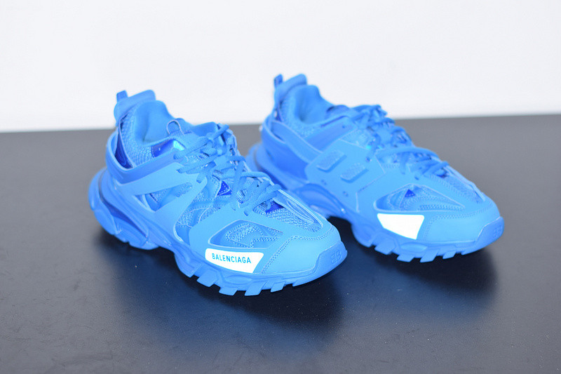 bc track sneaker