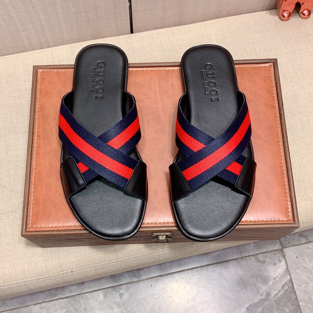 g*u*i sandals